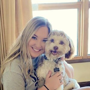 Meet your Posher, Adrienne